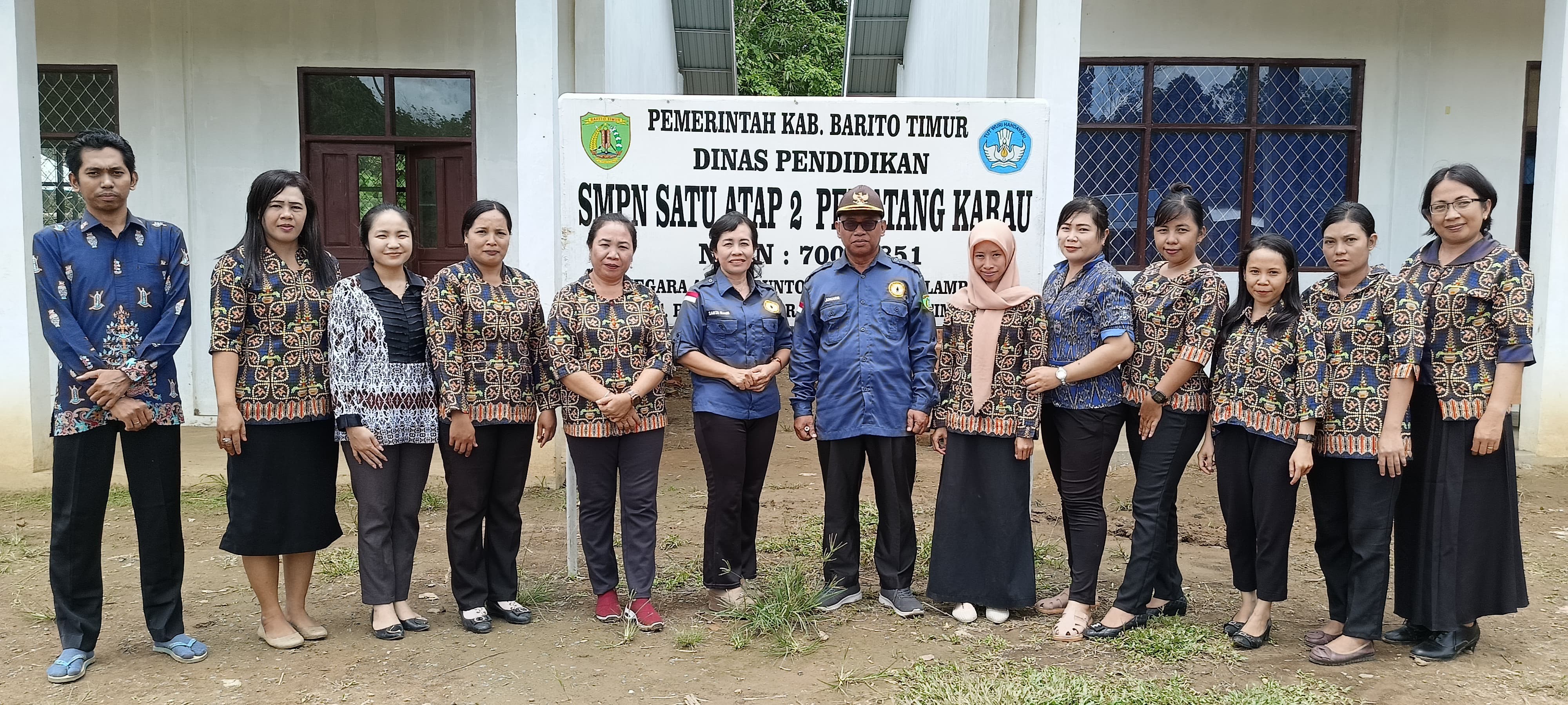 Bimbingan Teknis Pembuatan Website Personal Guru SMPN Satu Atap 2 Pematang Karau Kab. Barito Timur