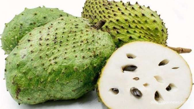What are the benefits of Sirsak (Annona muricata) fruit?