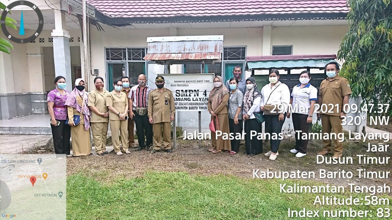 Foto bersama Kasi Kurikulum,  setelah pemantauan Tryout di SMPN 4 Tamiang Layang